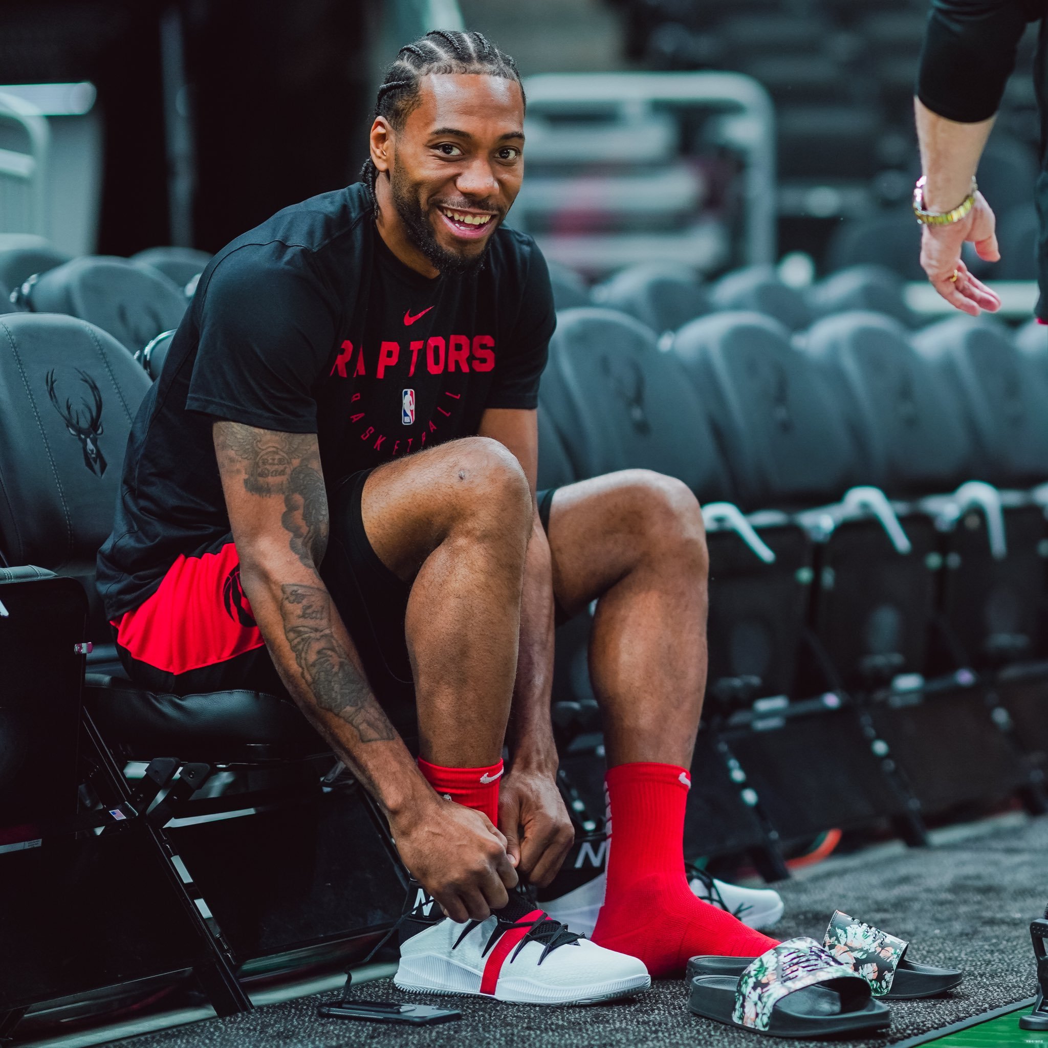 足球报：浙江队未来要争取中超冠军，卡内达是否留任还没定（足球报称浙江队剑指中超冠军，卡内达去留待定）