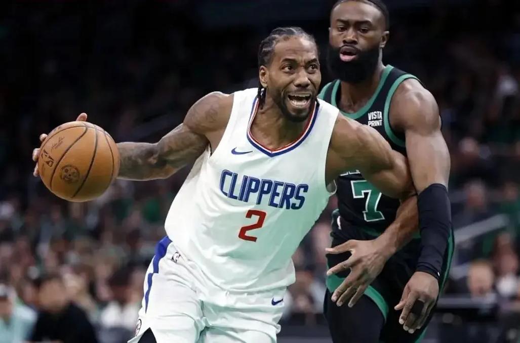 1.05亿还卖亏了？ 阿森纳第一后腰撑起夺冠希望，他该是英格兰队长（1.05亿也算亏？阿森纳王牌后腰扛起争冠大旗，他配得上英格兰队长袖标）