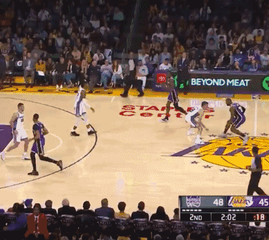 尼克斯末节落后15分上演惊天逆转（尼克斯末节一度落后15分仍上演大逆转）