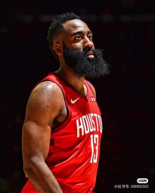 掘金约基奇豪取三双助球队连胜（约基奇砍三双，率掘金豪取连胜）