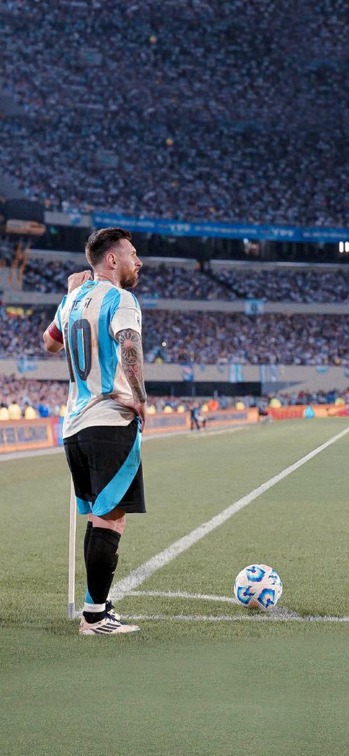 天空体育：米兰就引进努涅斯与利物浦进行初步接触（天空体育：AC米兰已就努涅斯转会与利物浦开启初步对话）