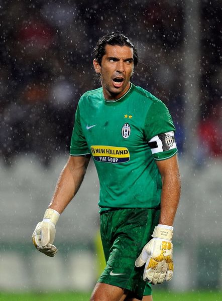 12月8日！英超意甲西甲葡超西乙意乙法乙等比赛开打！会有冷门吗？（12月8日多线开球：英超、意甲、西甲、葡超、西乙、意乙、法乙齐上阵，冷门会来吗？）