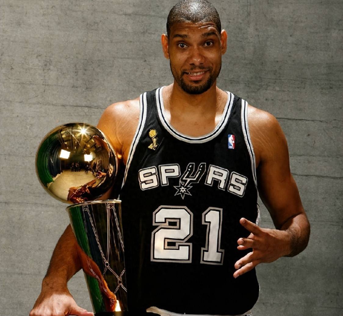 小里弗斯：泰伦·卢总是把责任推给别人，离开詹姆斯一事无成（小里弗斯怒斥泰伦·卢：惯于甩锅，脱离詹姆斯后无所建树）