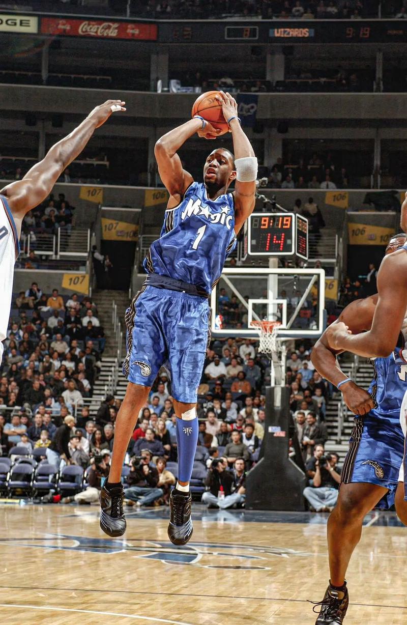 镜报：多特想明年夏天签桑乔，但后者必须接受大幅降薪（镜报：多特计划明夏签回桑乔，前提是他愿意大幅降薪）