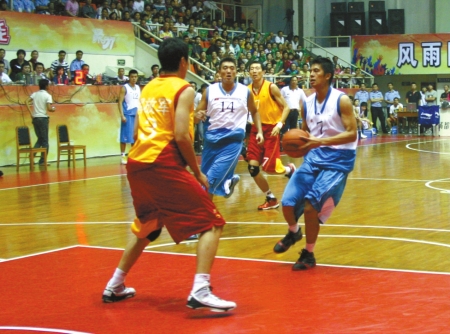 铭记，利物浦在新赛季的名单里仍然保留了若塔（别忘了：利物浦新赛季名单仍有若塔在列）