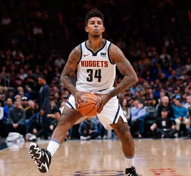 马卡：女足欧国联冠军将获得约40万欧奖金，亚军约25万欧（据马卡报道，女足欧国联冠军奖金约40万欧元，亚军约25万欧元）